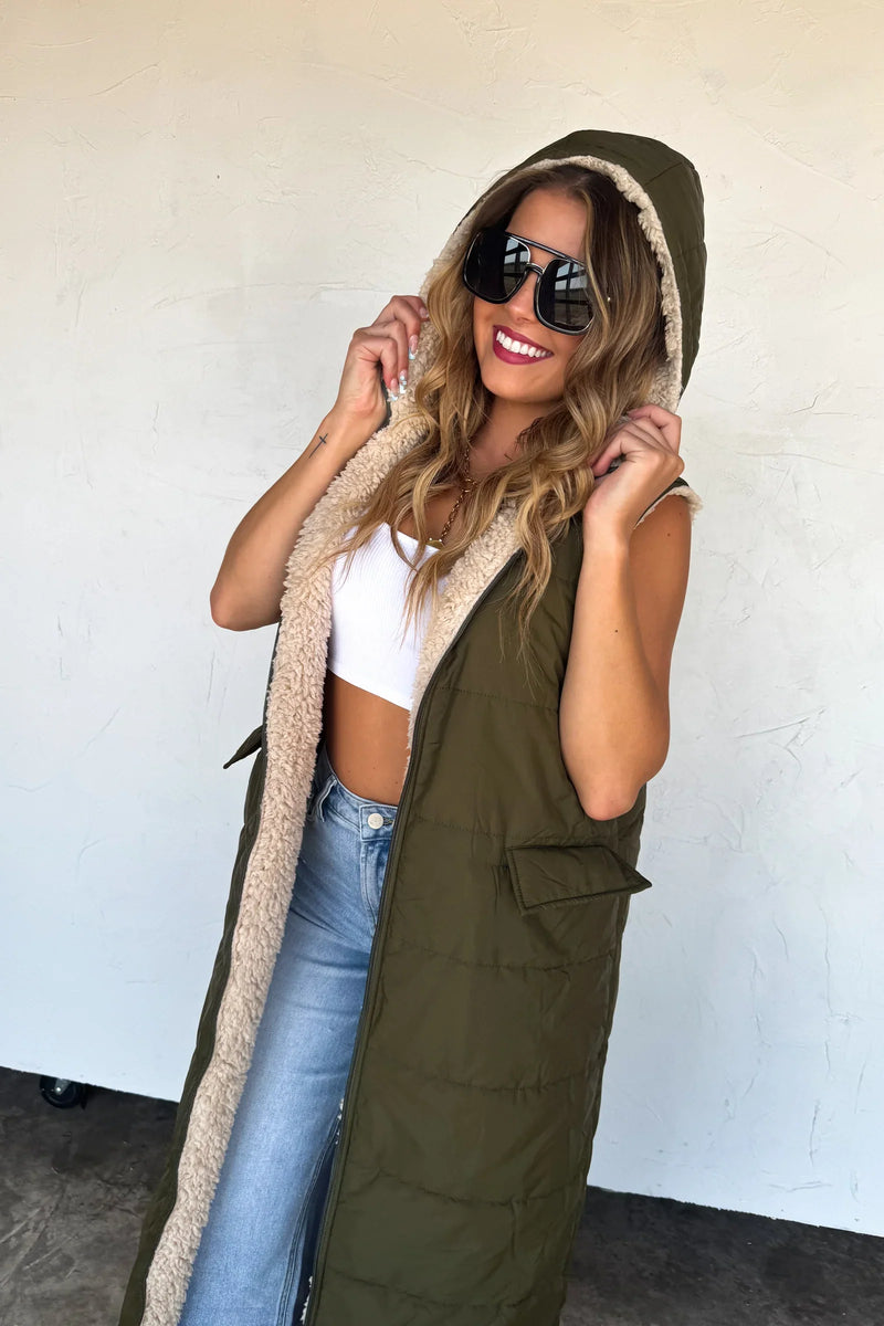PREORDER: Reversible Sherpa Puffer Vest - Maple Row Boutique