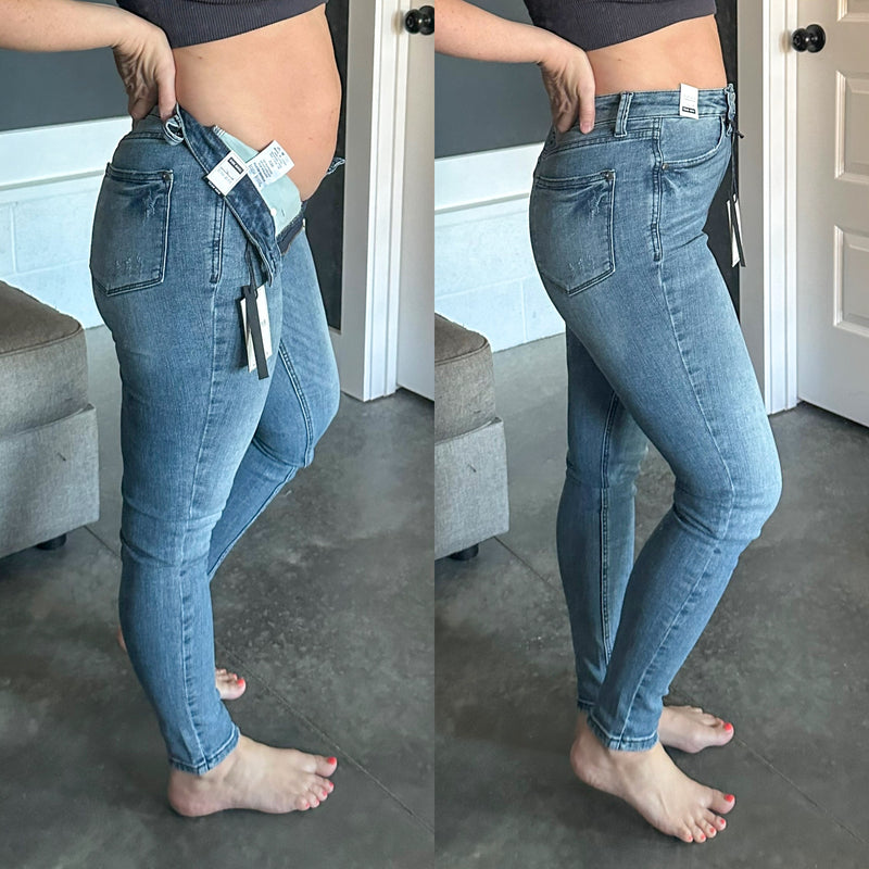 Tummy Control Skinny Fit Judy Blue Jeans In Vintage Wash - Maple Row Boutique 