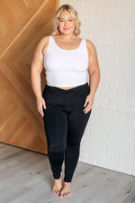 Do The Most V Front Leggings - Maple Row Boutique