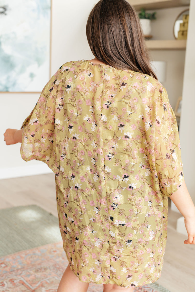 Go Anywhere Floral Kimono - Maple Row Boutique