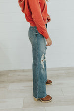 Blakeley Distressed Jeans - Maple Row Boutique 