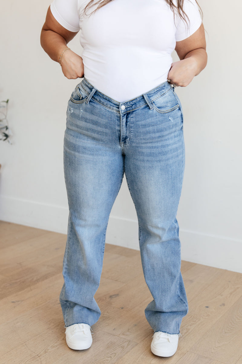 Mildred High Rise V Front Waistband Straight Jeans - Maple Row Boutique 