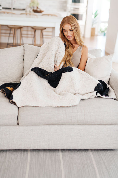 PREORDER: Reese Blanket in Jumbo Floral - Maple Row Boutique 