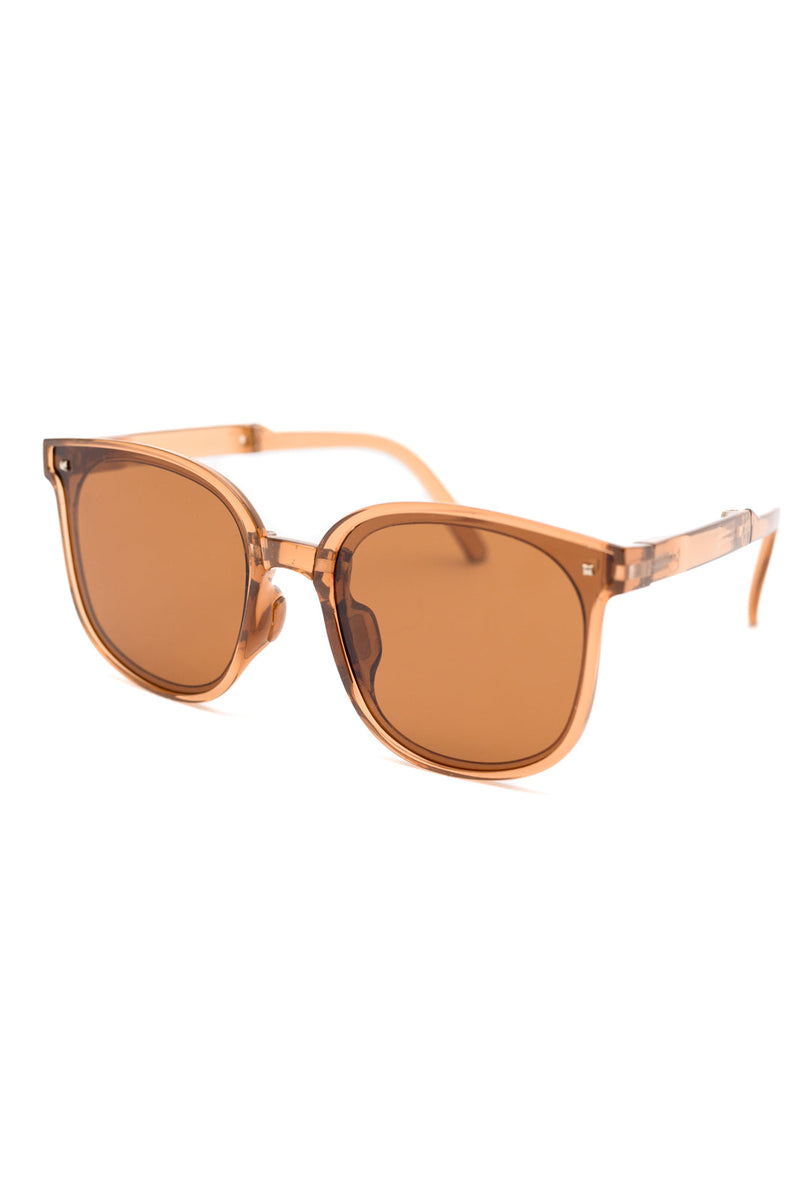 Collapsible Girlfriend Sunnies & Case in Champagne - Maple Row Boutique 