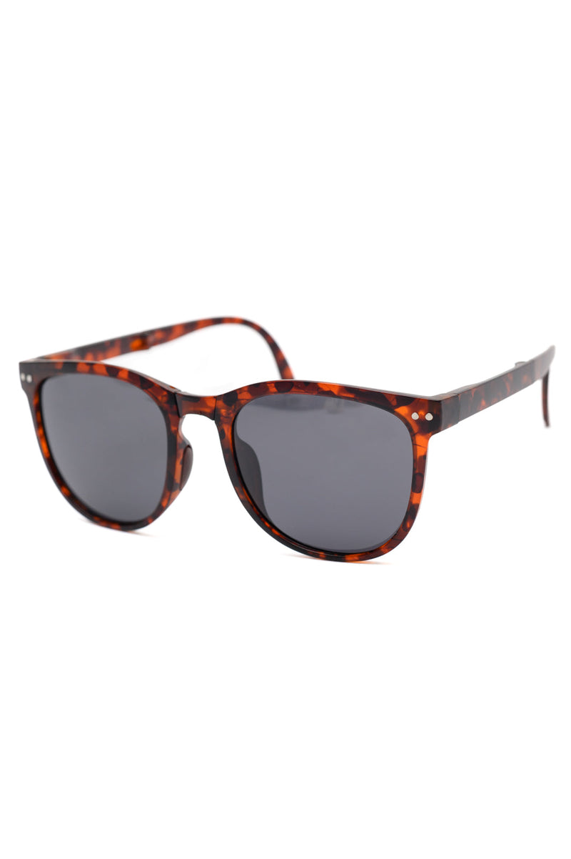 Collapsible Girlfriend Sunnies & Case in Tortoise Shell - Maple Row Boutique 