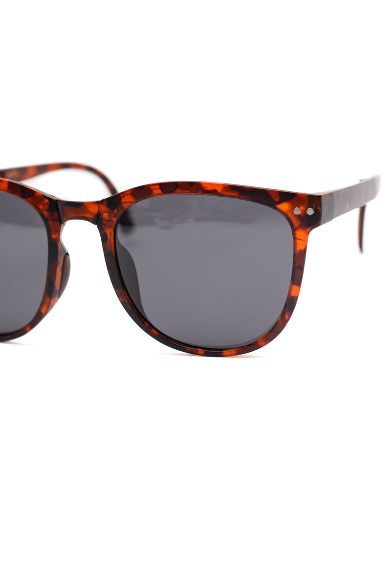 Collapsible Girlfriend Sunnies & Case in Tortoise Shell - Maple Row Boutique 
