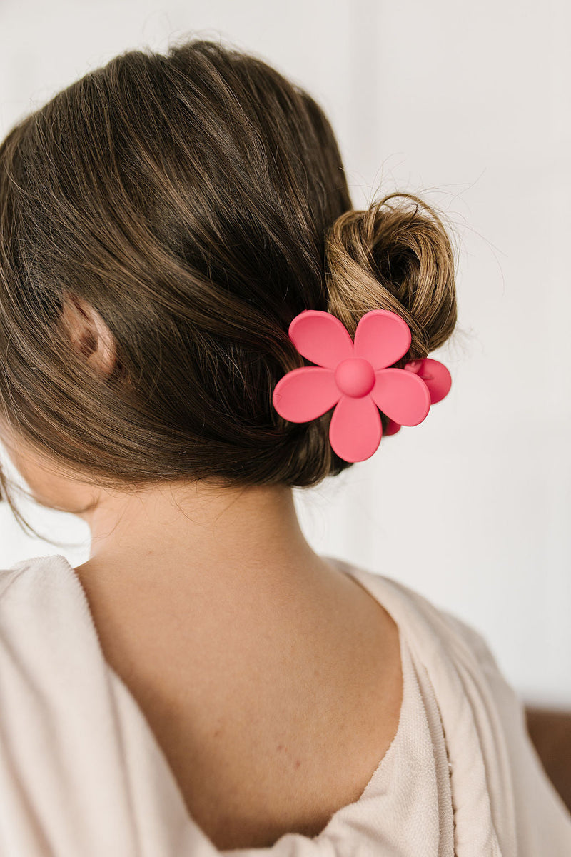 Daisy Claw Clip in Magenta - Maple Row Boutique 