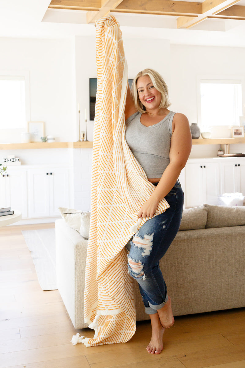 Everett Blanket Single Cuddle Size in Yellow - Maple Row Boutique 