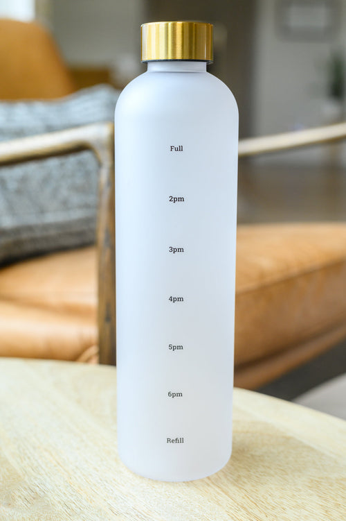 Sippin' Pretty 32 oz Translucent Water Bottle in White & Gold - Maple Row Boutique 